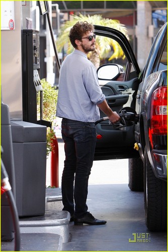  Shia LaBeouf: Curly Hair at the Gas Station