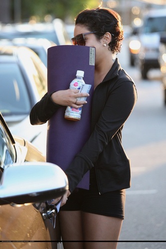  Vanessa - Leaving Yoga Class in Los Angeles - July 27, 2011