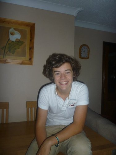 Harry At Niall's House!!!