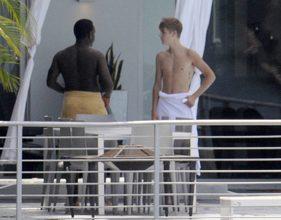 Justin Bieber Relaxing By A Pool In Miami