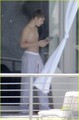 justin-bieber - Justin Bieber: Shirtless Time in Miami! screencap