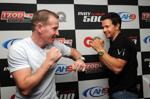  May 24 2010 - GQ + Izod Indy 500 ужин Hosted By Mark Wahlberg + Peter Hunsinger