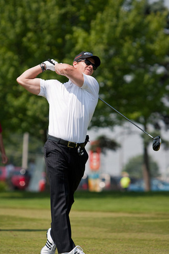  May 29 2010 - Celebrity Golf Tournament Hosted によって Mark Wahlberg
