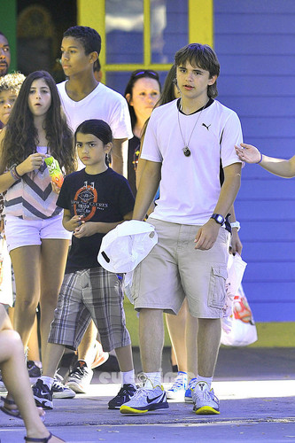  Prince and Blanket