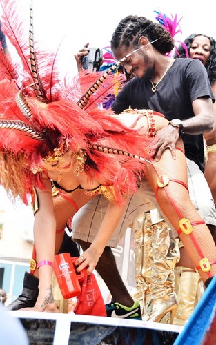  Rihanna out for Barbados' Kadoomant araw Parade (August 1).