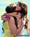 Demi&Selena - Teen Choice Awards - August 07, 2011 - selena-gomez-and-demi-lovato photo
