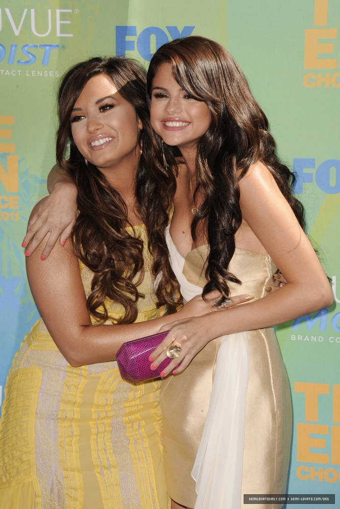 Demiandselena Teen Choice Awards August 07 2011 Selena Gomez And