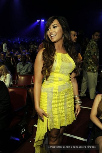 Demi - Teen Choice Awards - August 07, 2011