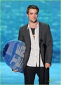 Robert Pattinson Wins Teen Choice Award - twilight-series photo