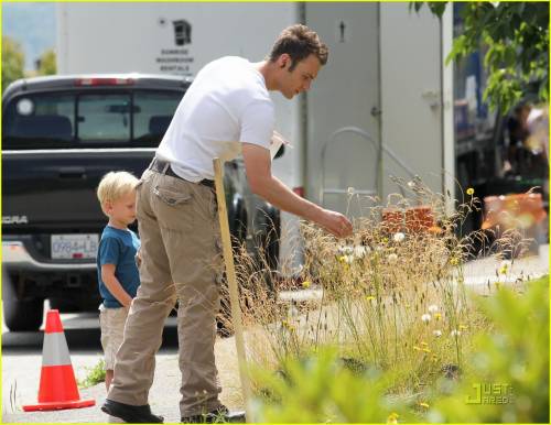  Seth Gabel and his son, Theo, On The Set of Fringe - August 4th, 2011