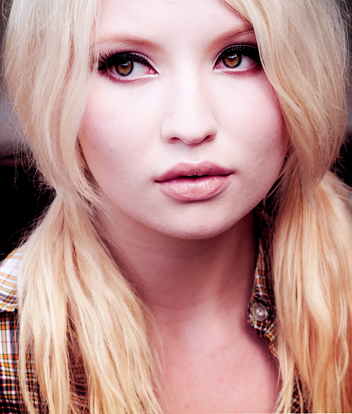 Alyx Emily Browning 