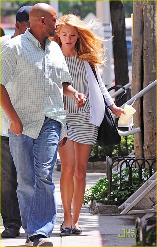  Blake Lively & Leighton Meester: Gossip Gals in NYC!
