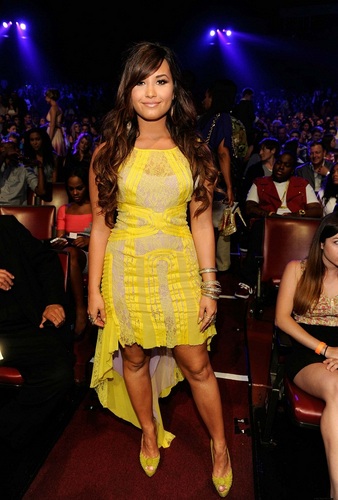  Demi - Teen Choice Awards (Backstage & Audience) - August 07, 2011