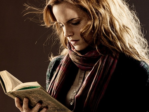  Hermione Granger 壁纸