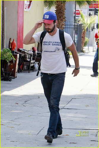  Shia LaBeouf Works It Out