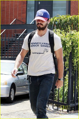  Shia LaBeouf Works It Out