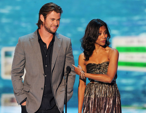  Chris and Zoe Saldana at Teen Choice Awards (August 7th, 2011)