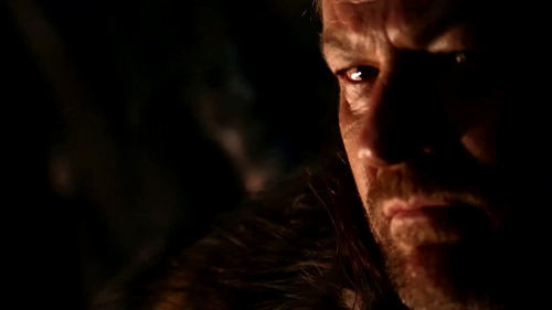  Eddard Stark on thron