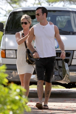  Jennifer & Justin out in Hawaii