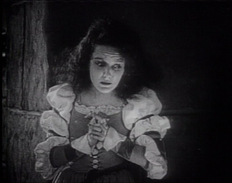 Mary Philbin as Christine Daa 1925