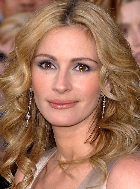 julia roberts hair color 2011. julia roberts hair color. Which hair color do you think looks the best on
