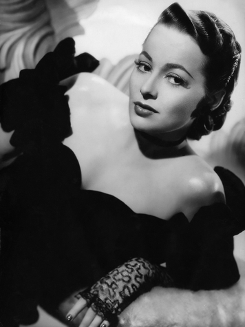  Olivia de Havilland appeared in all of these Filem EXCEPT...