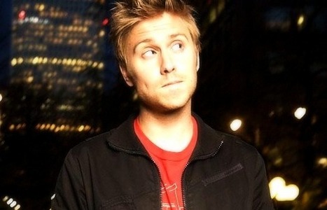  we all know that Russell Howard♥ has a lazy eye, but which eye is it?