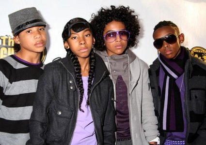 Which members of Mindless Behavior are taking Independent studies, attending College, are home schooled, attend Christian School?, or have dropped out?