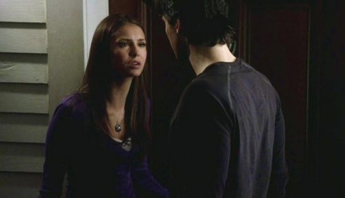  Elena: You shouldn't pergunta why I would want to try to save all of you."
