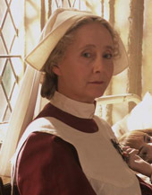 The Hogwarts nurse is named Poppy Pomfrey. What is her name in the French translation ?