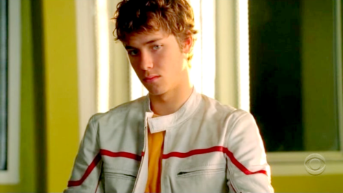  When Jeremy Sumpter appeared in csi Miami as guest estrela playing the killer of the episode which actress played his girlfriend and the other killer