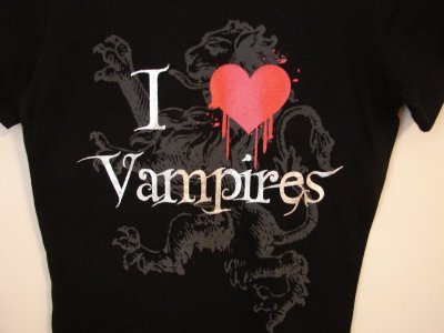  Bella wore this t-shirt in Eclipse, true o false