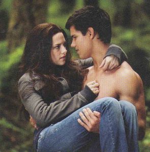  does Jacob kiss Bella in this scene?