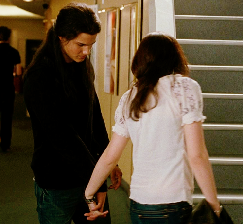  does Bella want to hold Jacob's hand?