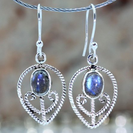  These earrings were made of Labradorite.