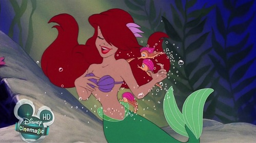 How many seahorse that comes to Ariel in Under the Sea?