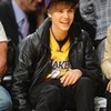 justin bieber at a basketball game!! MaRy_BrRrY photo