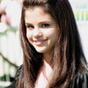 i love her hair in this pic!! bebethesweety photo