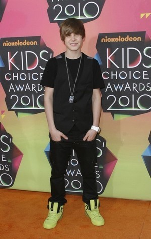  Justin at the 2010 Kids Choice Awards
