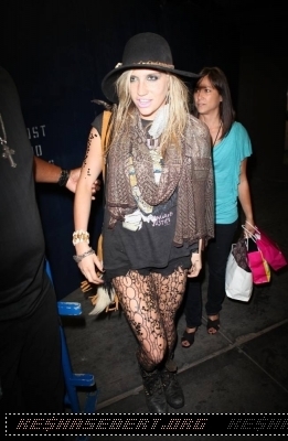 케샤 Leaving Madison Square Garden In New York City-August 12