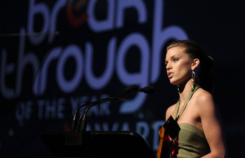  AnnaLynne @ Breakthrough Of The tahun Awards