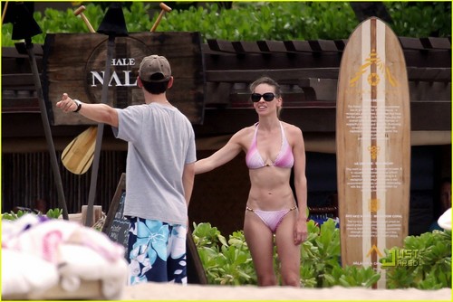  Hilary Swank: màu hồng, hồng Bikini in Hawaii!