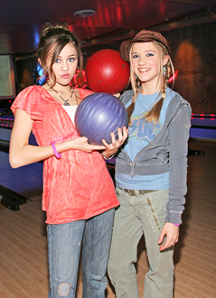  Miley & Emily