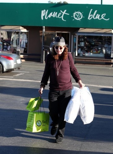 Sharon And Ozzy Osbourne Shopping In Malibu