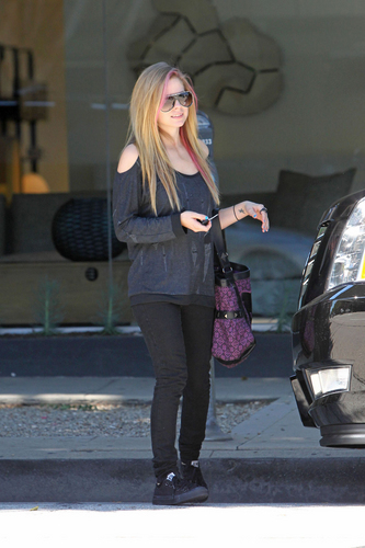  Avril Lavigne - 19th August 010
