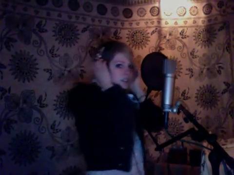  Avril Lavigne - Vlog From Hensen Studios
