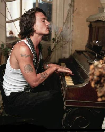 JOHNNY  WITH  PIANO