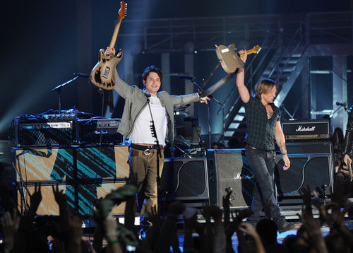  Keith Urban and John Mayer perform together at CMT Awards