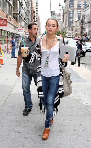  Miley Cyrus in Manhattan