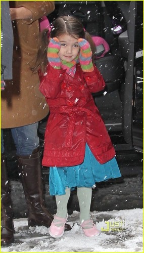  Renesmee in the snow